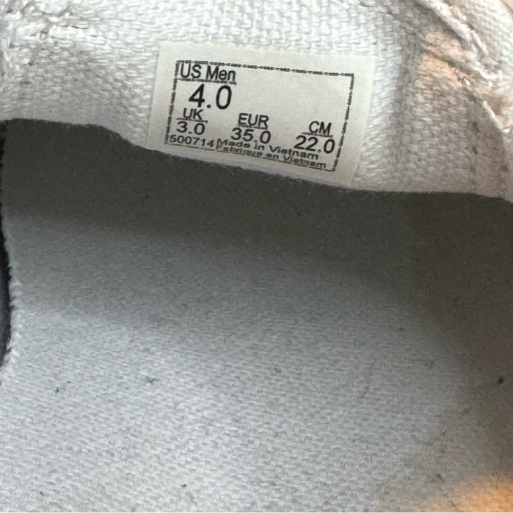 Vans - Picture 7 of 7